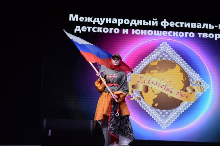 Волшебство на сцене - театры моды на фестивале